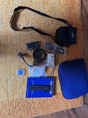 Olympus Stylus 500 5.0MP Camera with all accessories shown