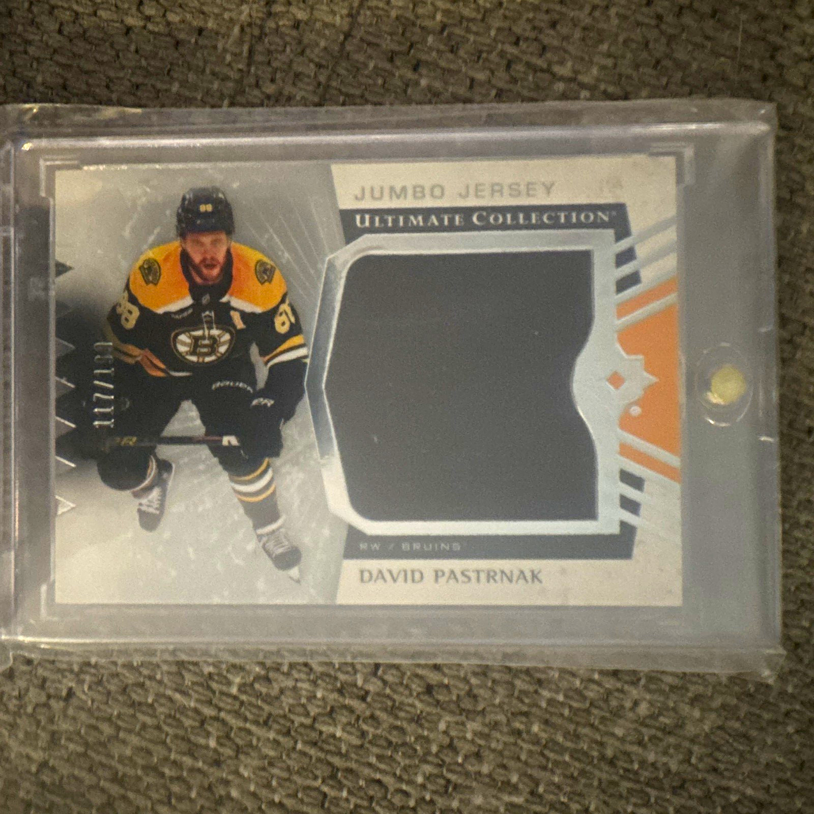 Upper Deck Ultimate Collection Jumbo Jersey Insert David Pastrnak Bruins #74