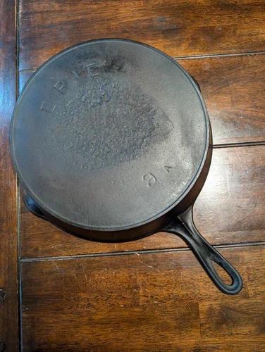 Pre Griswold Erie 2nd Series #9 Classic Logo Cast Iron Skillet
