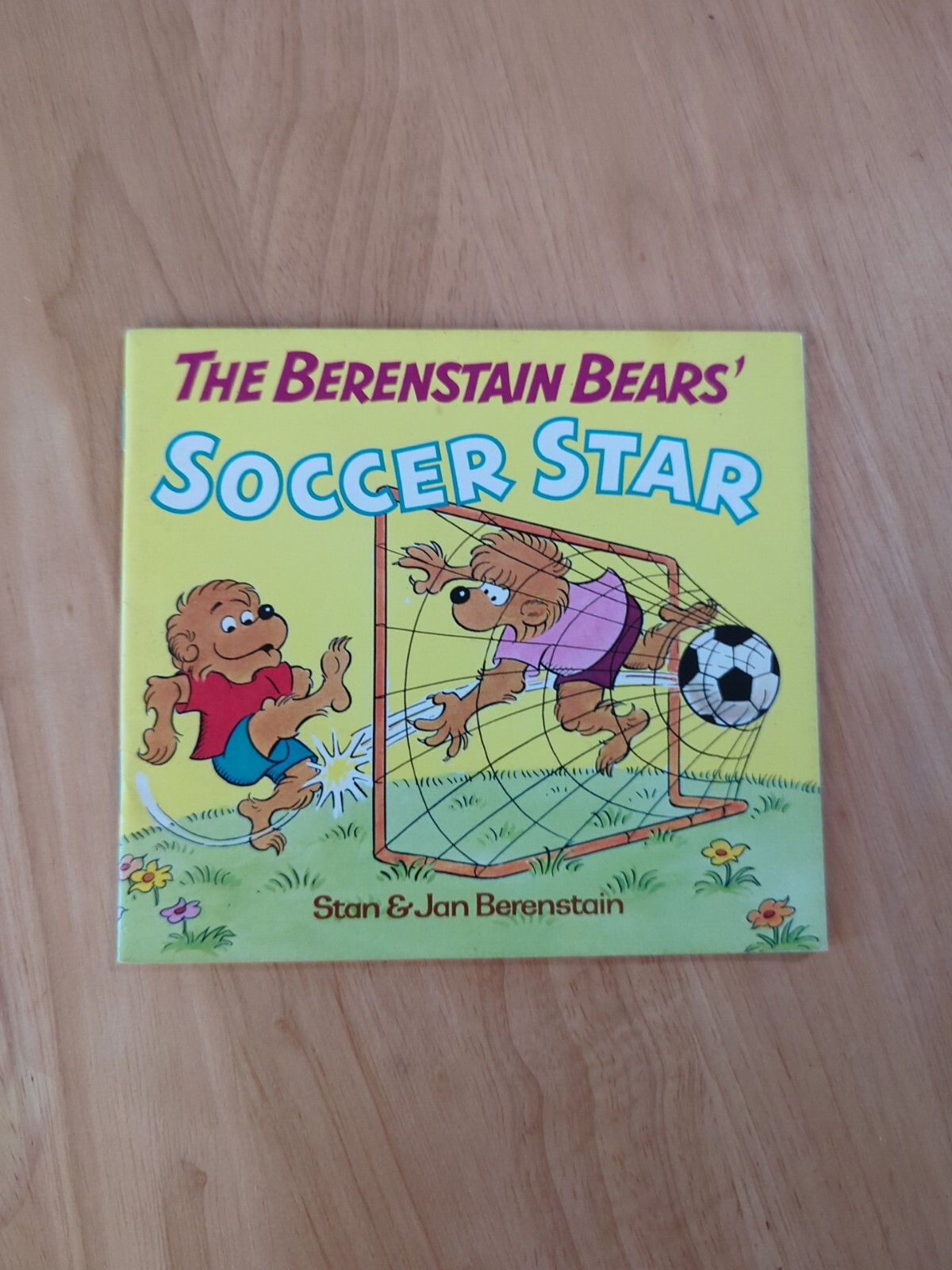 RARE 1984 The Berenstain Bears Soccer Star minibook paperback Long John ...