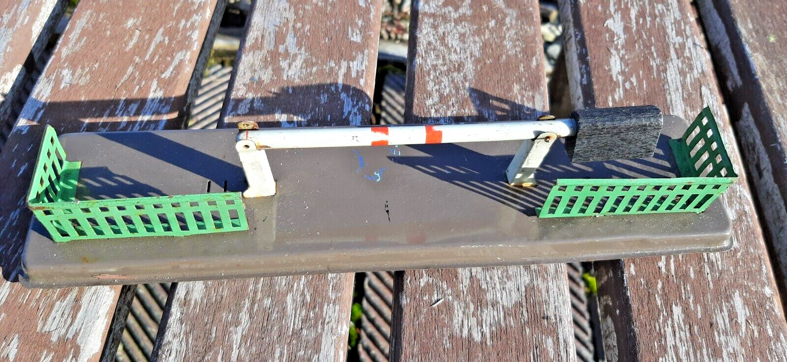 Picture 2 of 8