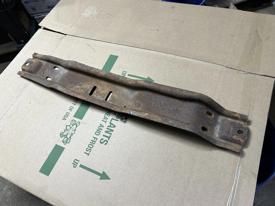 Ford F-250 1985 - cuadro transversal transmisión manual - NP435 T-19 T-18 Foto 3 de 4