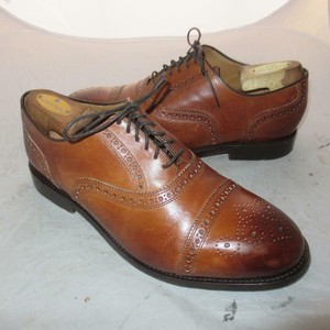 kneeland brogue cap toe oxford