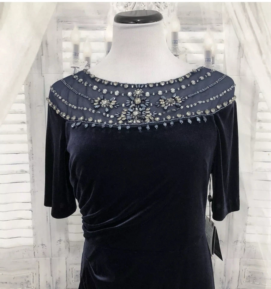 Adrianna Papell Navy Blue Velvet Evening Gown with Embellished Neckline Size 4 - Image 2 of 4