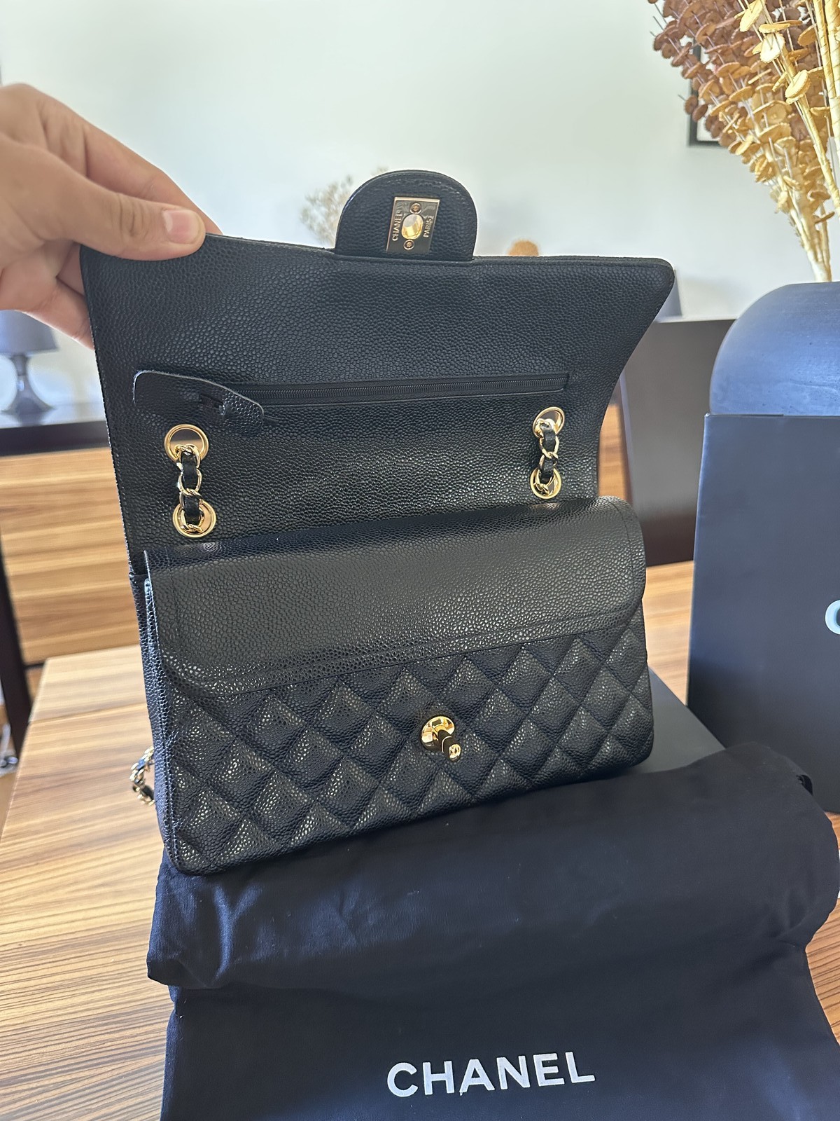 chanel classic flap preta — image 6