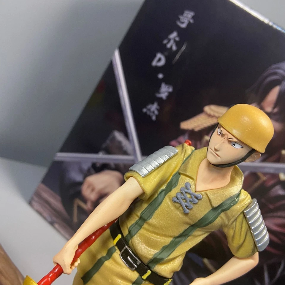 One Piece 🍈🏴‍☠️- Gol D Roger Action Figure - 26cm -  PVC Anime Figure  - Immagine 4 di 4