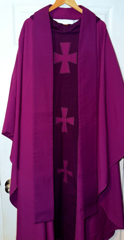 VINTAGE CATHOLIC PRIESTS TWO-TONED PURPLE CHASUBLE & STOLE LABORI LIMITED