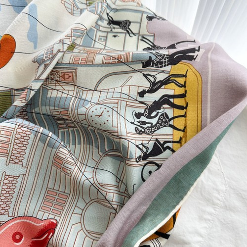 Sciarpa foulard 70% cashmere 30% seta fantasia cavallo stampa doubleface 135 cm - Foto 8 di 37