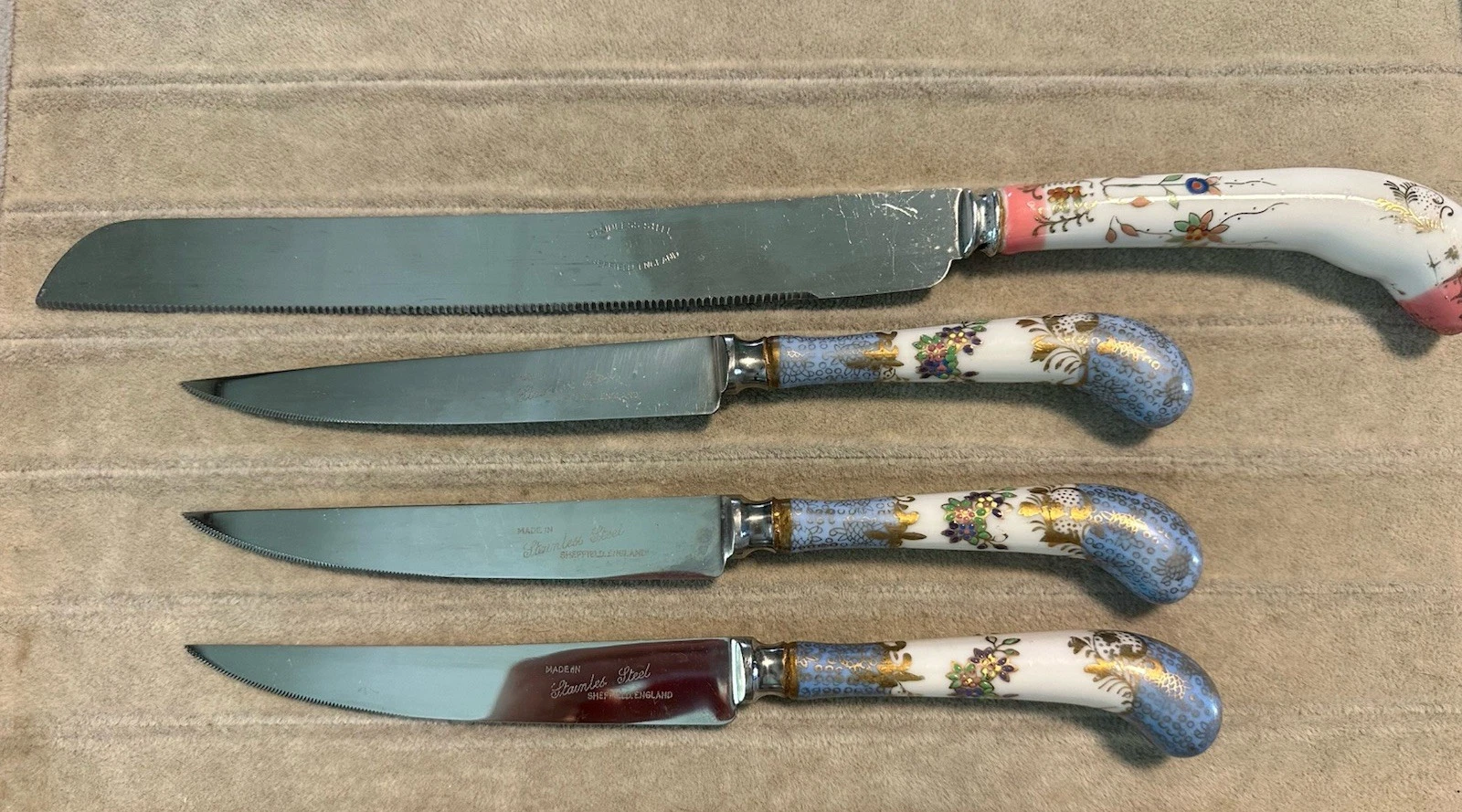 Vtg Sheffield England Stainless Steel Serrated Knives (4) With Porcelain Handle