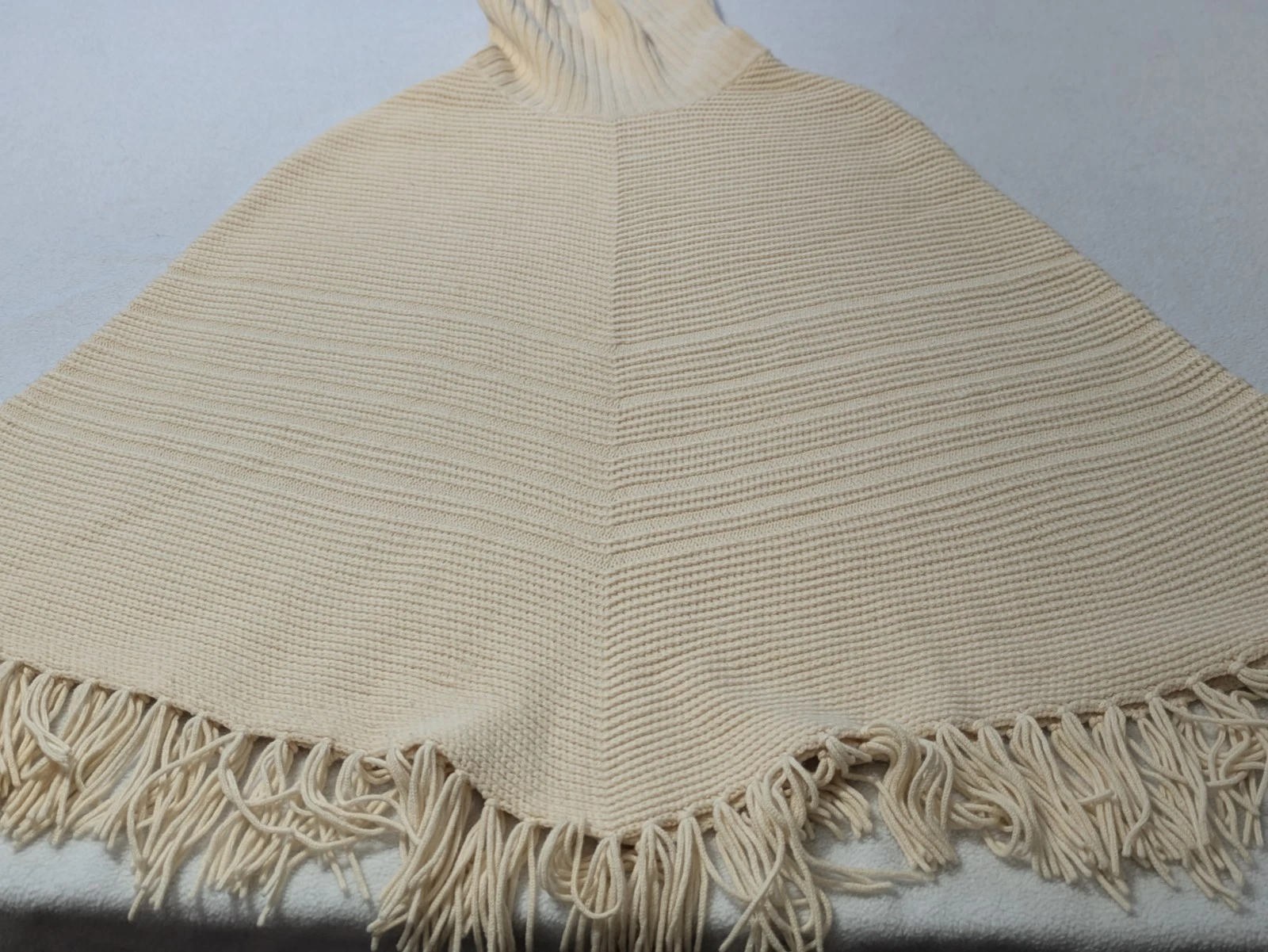 Talbot’s Cream Wool knit Poncho, Size Large XL