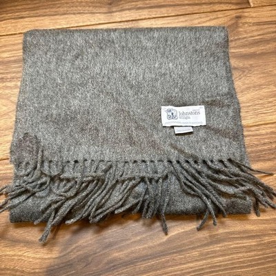 Johnstons of Elgin Gray Scarf - Men's Fashion Accessory