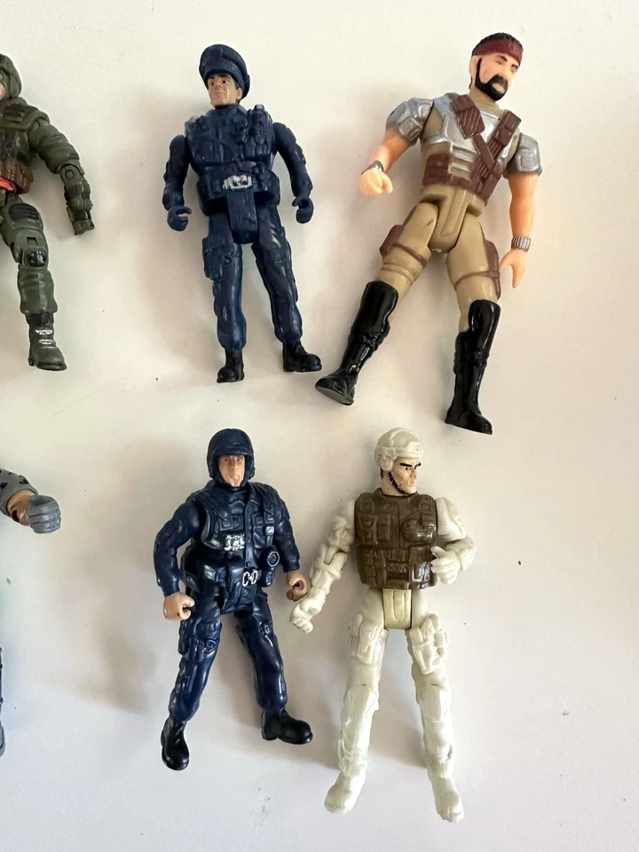 Lote de figuras de acción y figuras de acción surtidas de Lenard The Corps ver fotos Foto 3 de 3