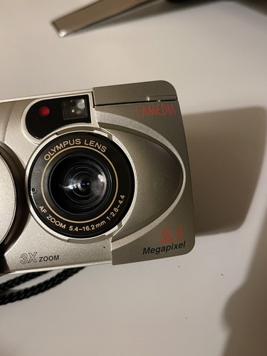 Olympus Camedia C-990 zoom 2.1 MP Digital Camera Tested ! - Picture 3 of 11