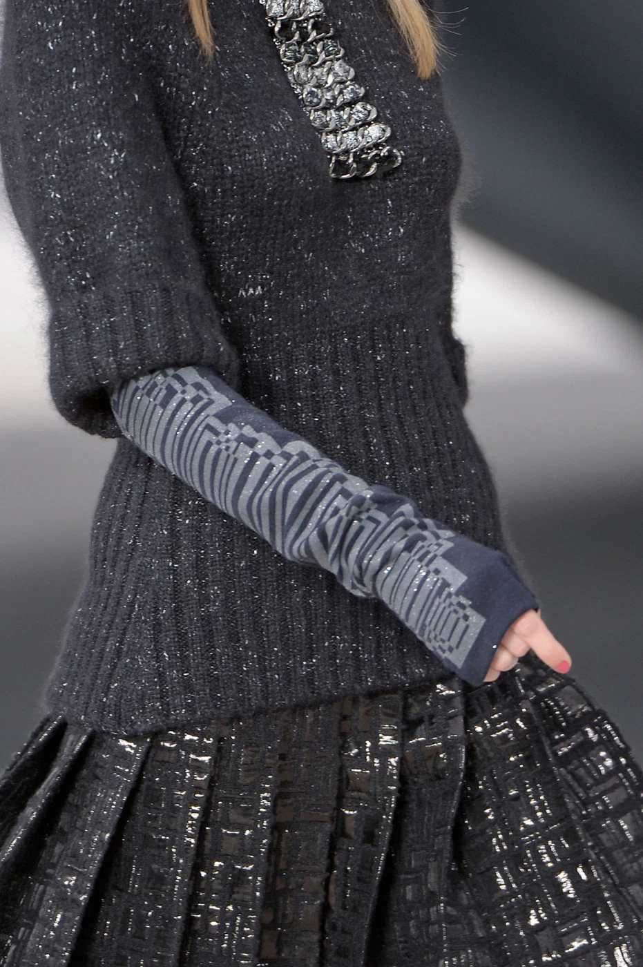 Cardigan CHANEL Runway misto cashmere