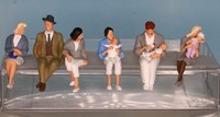 Preiser 65327. 2, Spur 0 1:43,5 / 1:45, Sitzende Personen Mit 3 Babys