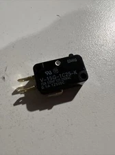 NEW OMRON V-15G-1C25-K LIMIT SWITCH 15A 1/2HP 125/250 V MICROSWITCH