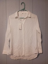Uniqlo Women's XS White Dress Shirt Button Front Collared Basic