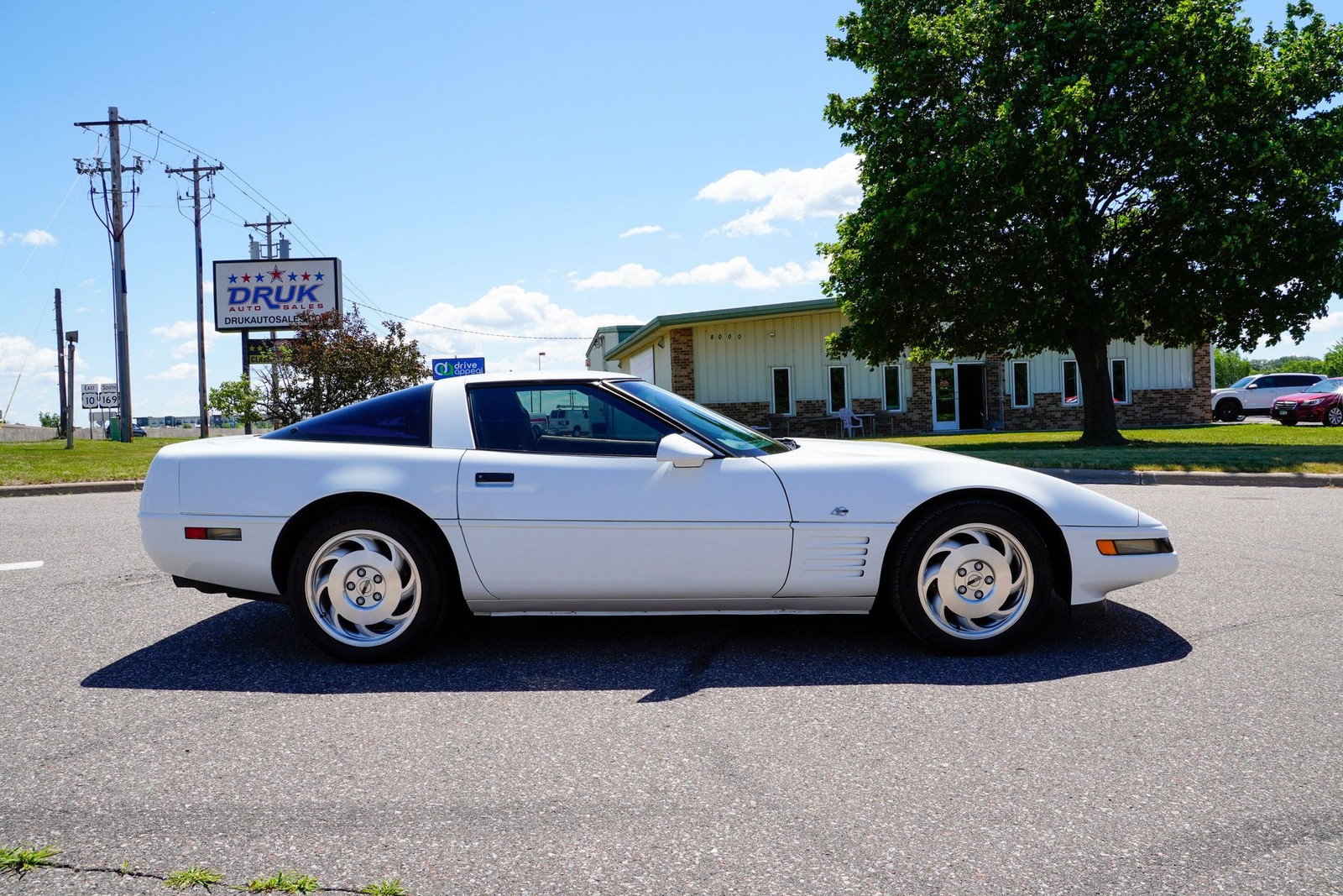 1993 White Chevrolet Corvette Coupe  | C4 Corvette Photo 2
