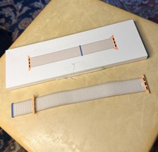 Apple Watch 41mm Sport Loop Starlight MT553AM EUC White Multi Nylon