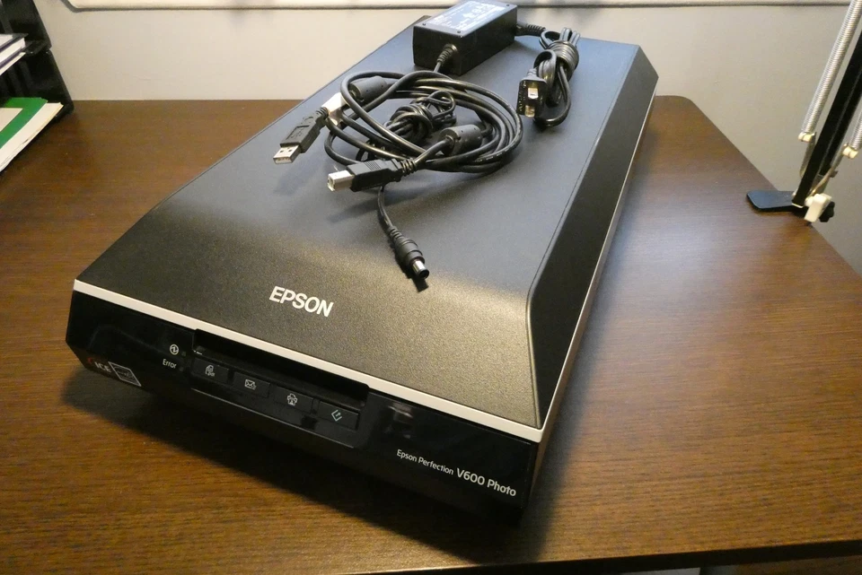 EPSON Perfection V600 Foto/Transparenz USB Farbscanner 6400 x 9600dpi GETESTET