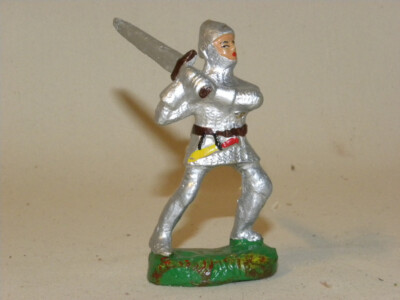 MEDIUM AGES MAN WITH SWORD IN SHIALU ELASTOLIN ARMOR HARD COMPOSITION FIGURE