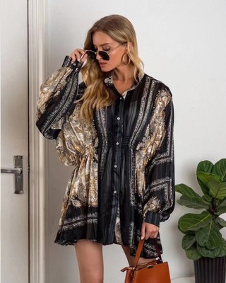 Schwarz und Gold Schal Druck Minishirt Kleid
