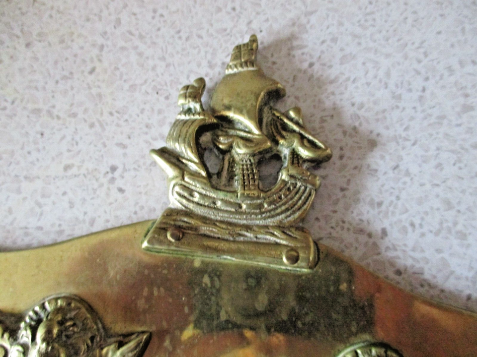 KEY HOLDER solid Brass Sailing ship Vintage Wall plaque 4 Hook Coat