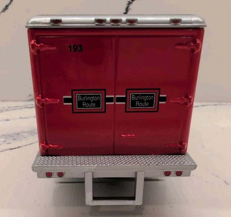 First Gear 1992 BURLINGTON TRANSPORTATION CO. 1952 GMC Dry Goods Van # 19-1052 - Image 4 of 4