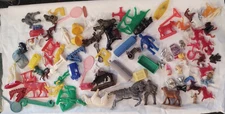 Big Lot Vintage Plastic Toys Charm prizes , Gumball Cracker Jack & larger Toys