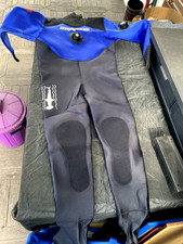 Muta stagna DiveSystem 5mm XL NUOVA con custodia, cappuccio e frusta dedicata.