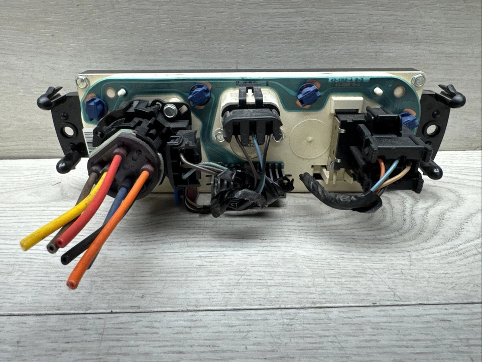 Chevy S10 Blazer GMC Jimmy Sonoma 1998-2005 calefacción aire acondicionado interruptor de control de clima OEM Foto 4 de 4