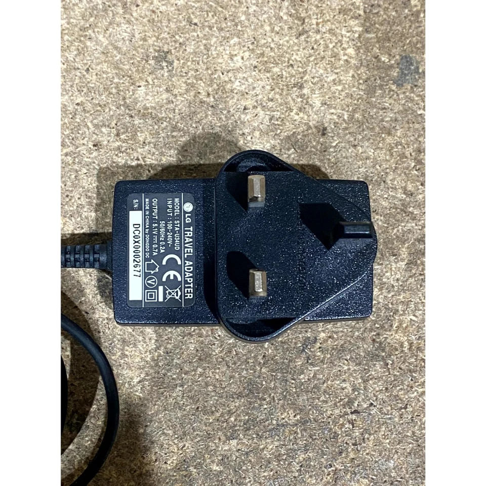 LG STA-U34UD Travel Adapter Black 5.1 Volt 0.7 Amp UK Wall Plug for Mobile Phone - Image 3 of 4