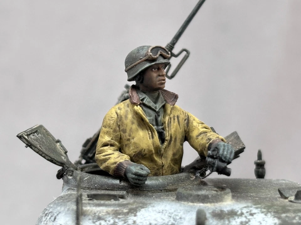 Pro Built U.S. M4 Sherman tank 1/35 - WW II Dragon armor - 761st Black Panthers - Image 3 of 4