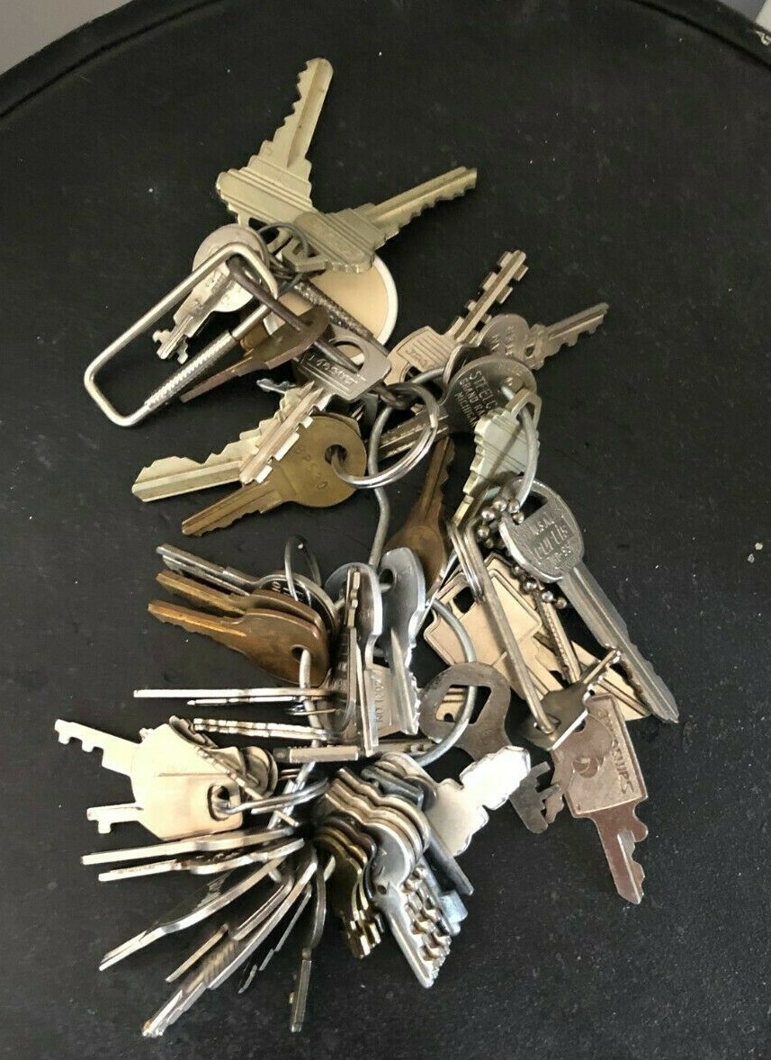 OLD KEYS LOT OF 100／まとめ売り／US VINTAGE s-l1200.jpg