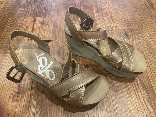otbt women's sandals