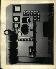 1942 Press Photo Curtiss Wright Corp model of altitude chamber at research lab
