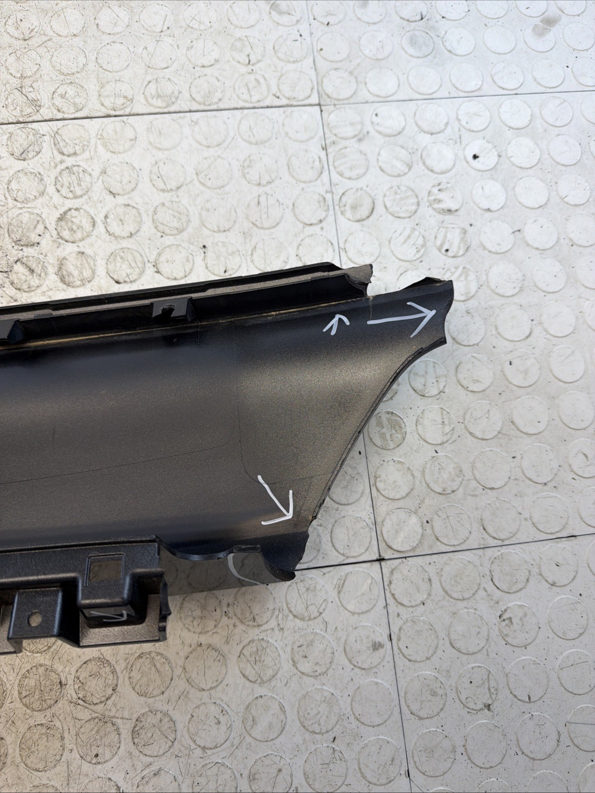 2017-2023 Audi R8 Coupe Rear Upper Bumper Cover OEM Panel Logo 4S8807649D DAMAGE