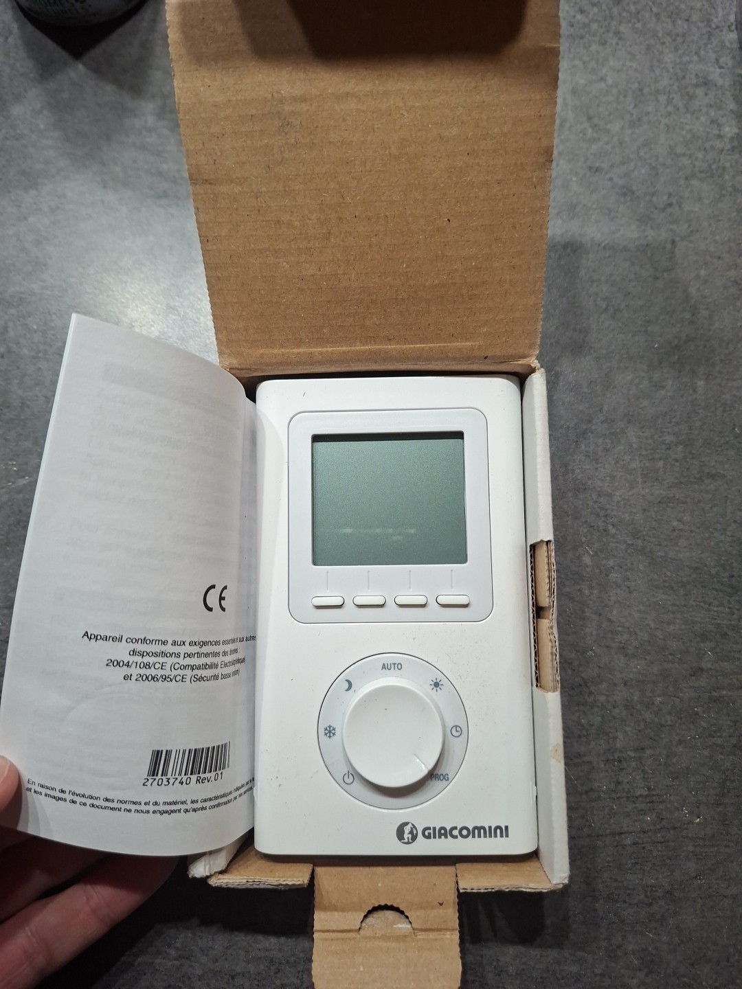 Thermostat filaire programmable 230V pour réduire la facture de chauffage 7715602