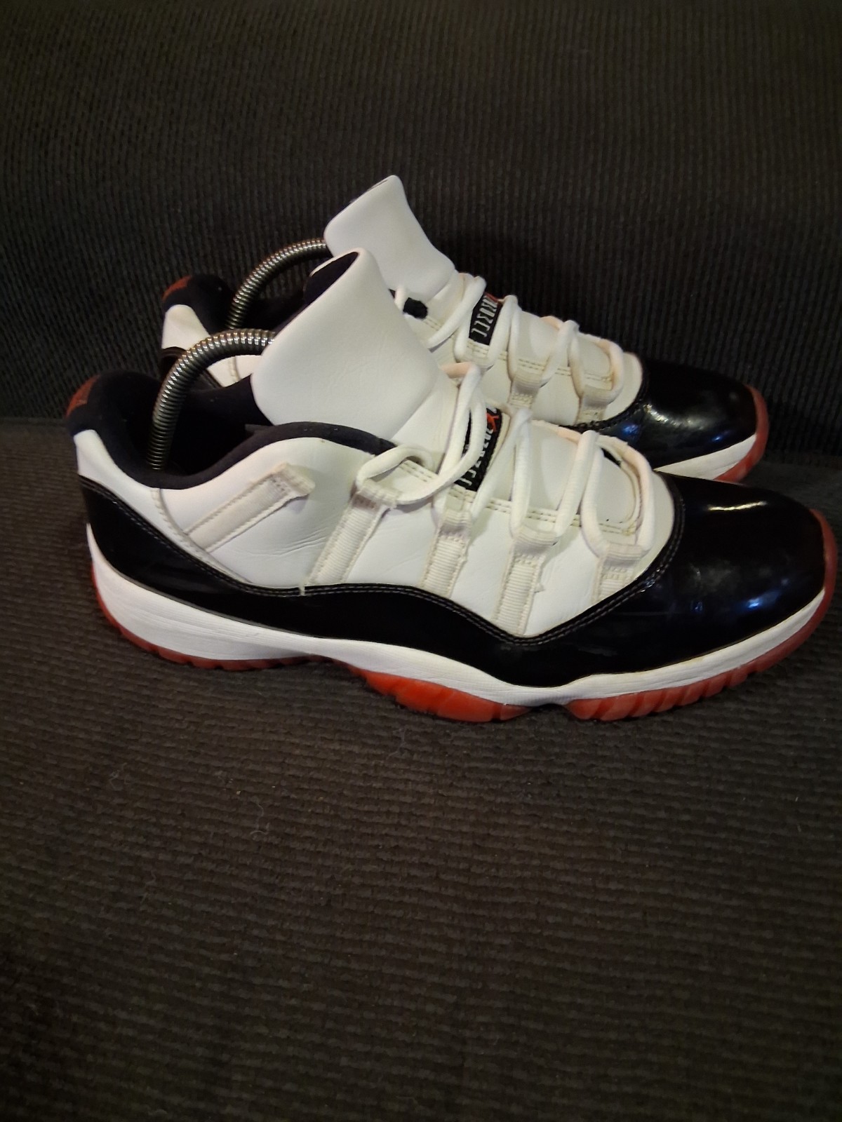 Nike Air Jordan 11 Men's Size 9.5 Retro Low Concord Bred thumbnail 3