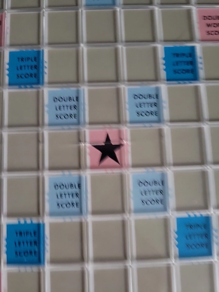 Vintage 1977 Scrabble Deluxe Edition Turntable Complete Selchow & Righter USA - Image 4 of 4