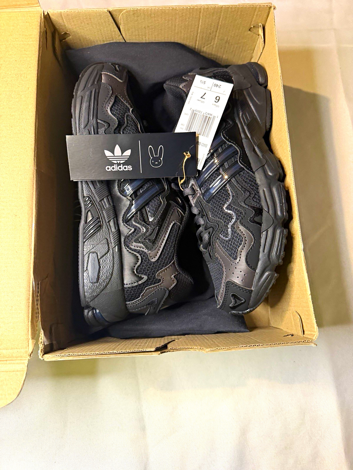 Bad Bunny x Adidas Response CL 2023 Triple Negro ID0805 Talla 6M 7W Nuevo Caja Original