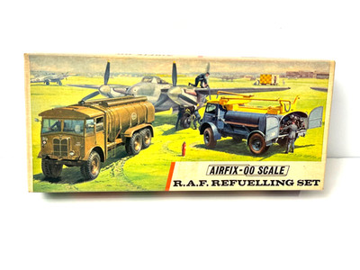 AIRFIX-00 SCALE 1970 SERIES 3  R.A.F. REFUELLING SET KIT # A302A