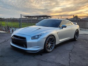 2009 Nissan GT-R BASE