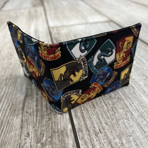Harry Potter Bifold Wallet House Of Crests NWOT