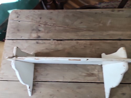 Vintage White Wooden Wall Hanging Shelf 17.75" Worn And Chippy W/"Grandma Rings" - Picture 2 of 15