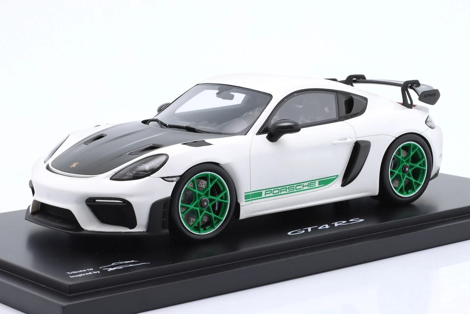 New Spark Porsche 718 982 GT4 RS 2021 1:18 Model Car White 0214130SCAY KidBX - Image 2 of 4