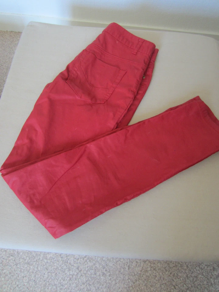Jean enduit rouge T 36 - Photo 4/4