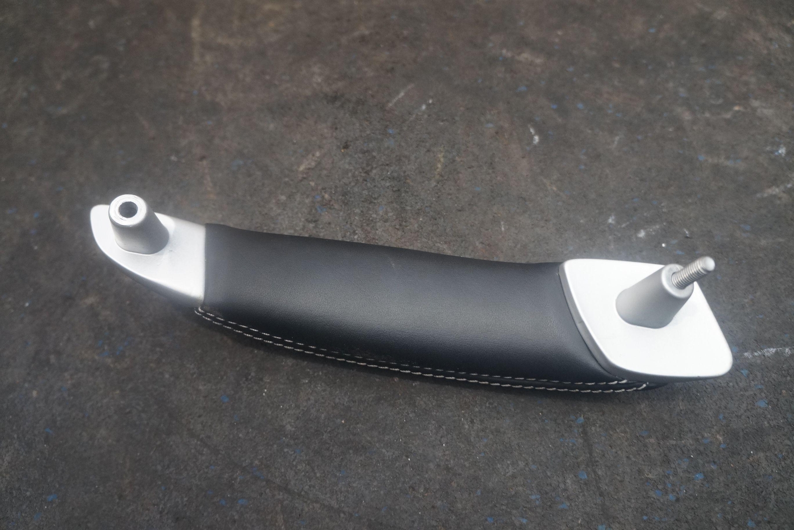Right Passenger Interior Door Trim Pull Handle 83982012 Ferrari FF 2014