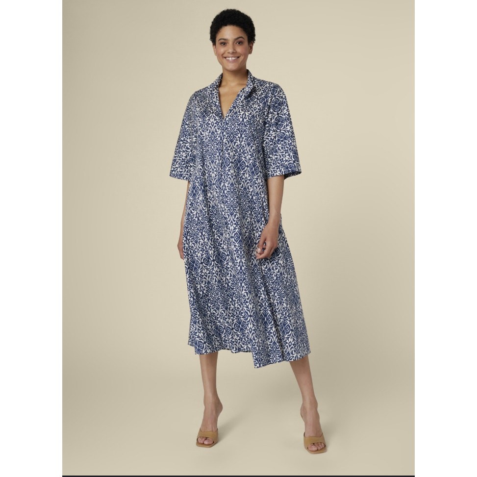 leaf print midi dress Navy Leaf Print Shirred Midi Dress
