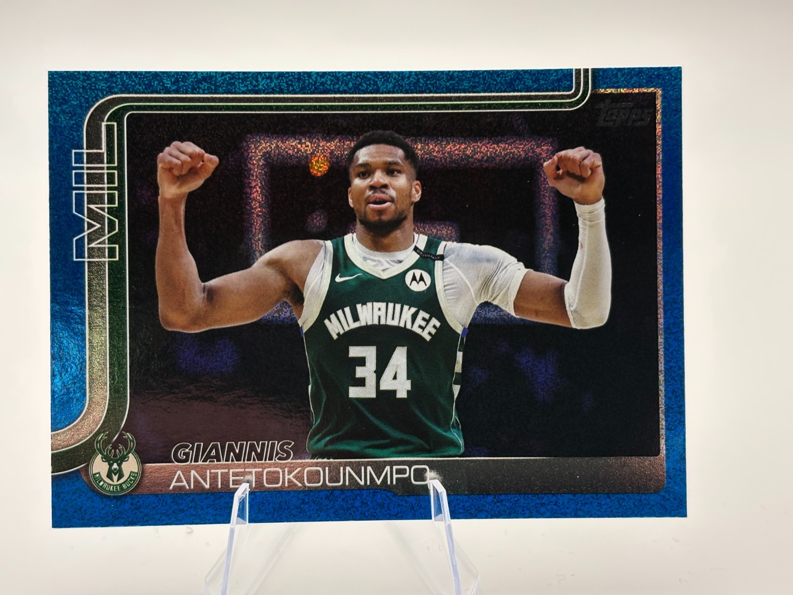 2025-26 Topps NBA Giannis Antetokounmpo Blue Sand Glitter SP #54 Milwaukee Bucks